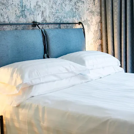 Du & Hotel 3*