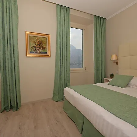 Du & Hotel 3*