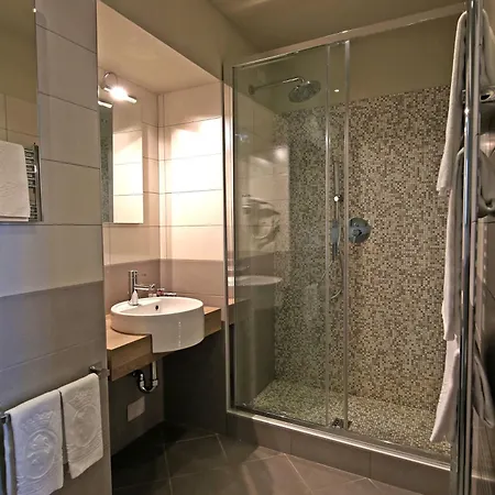Hotel Du & 3*